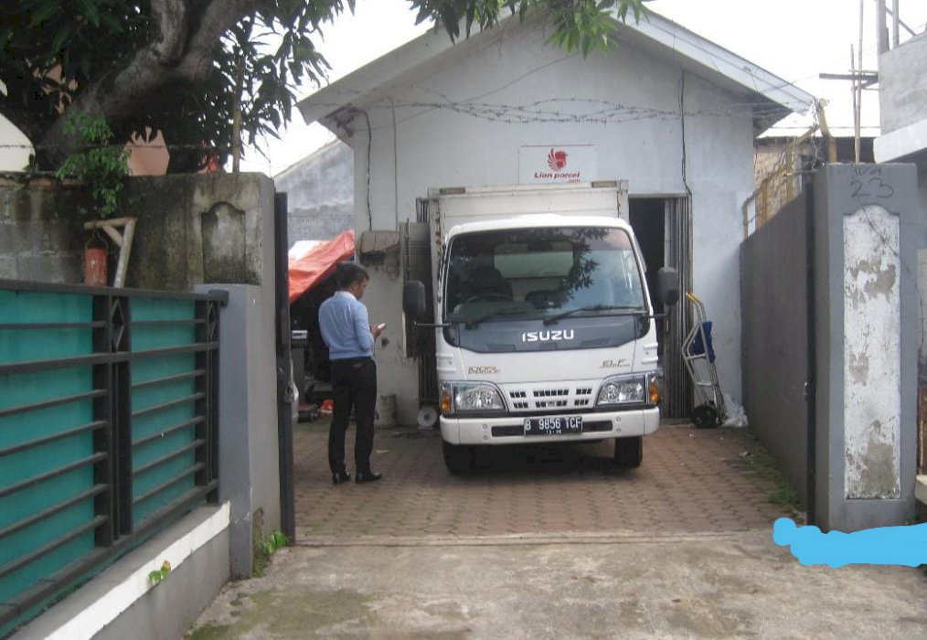 Dijual Rumah Bisa untuk Gudang dan Kantor Lokasi Strategis