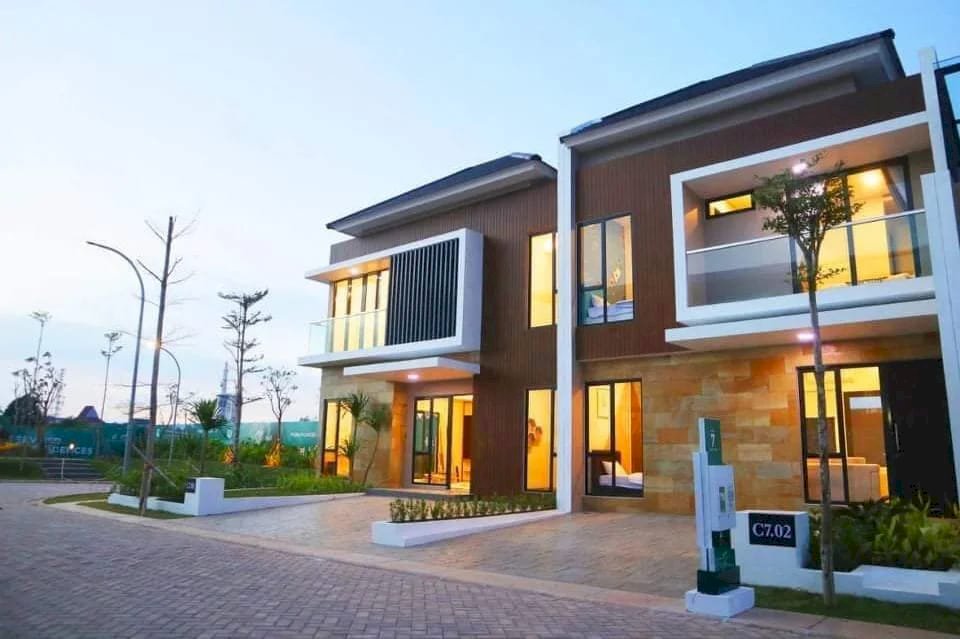 RUMAH MEWAH TENGAH KOTA LAVISH HILL