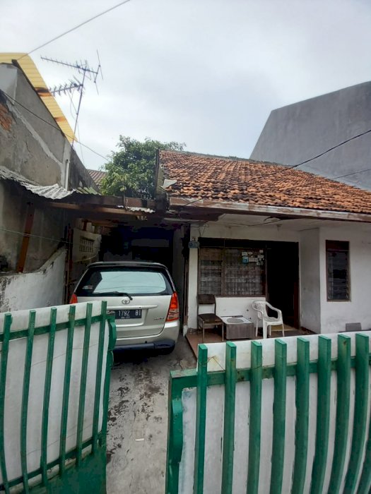 RUMAH LOKASI  STRATEGIS DI RAWAMANGUN