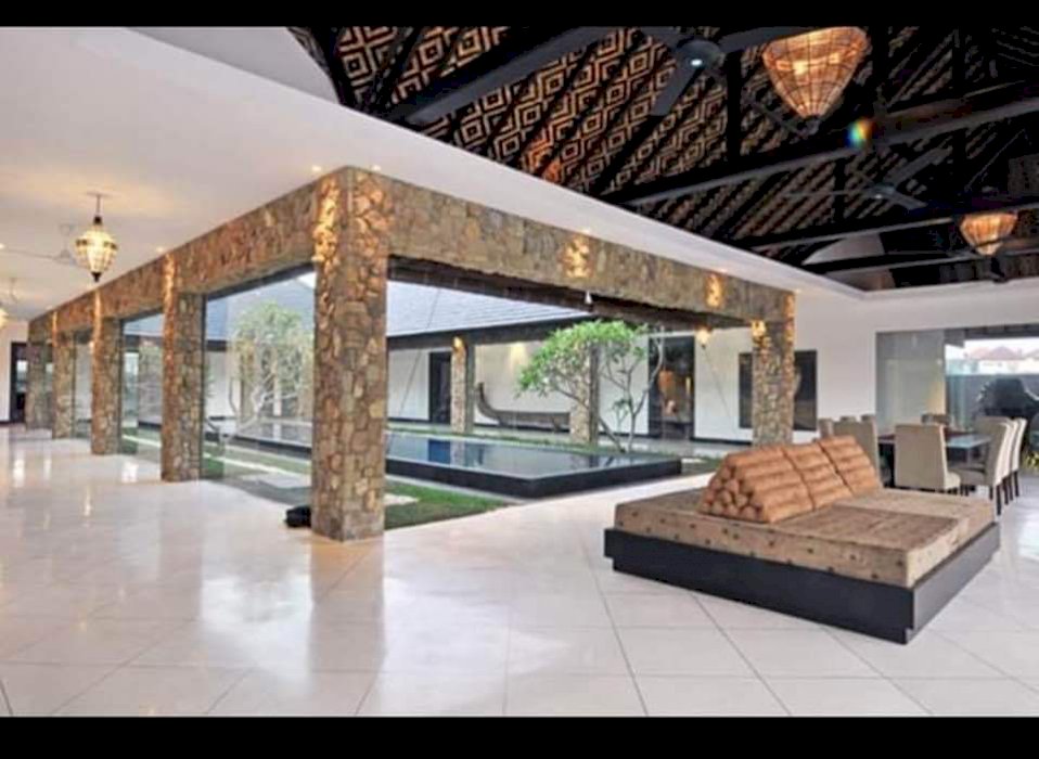 LUXURY Villas Seminyak Kuta Bali dekat bypass