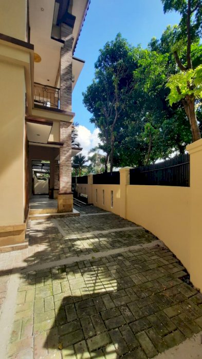 Dijual Rumah Mewah Turun Harga  Puspita Loka BSD