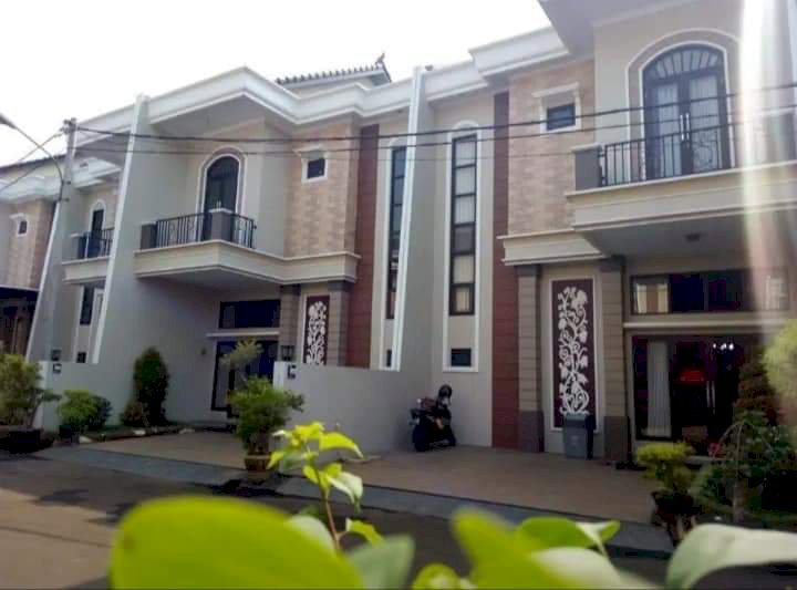 Rumah 2 Lantai Siap Huni 4 kamar tidur full funiture Cibubur