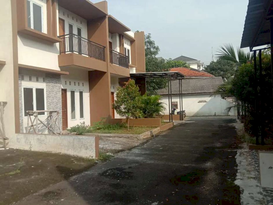 Dua lantai kreo bates