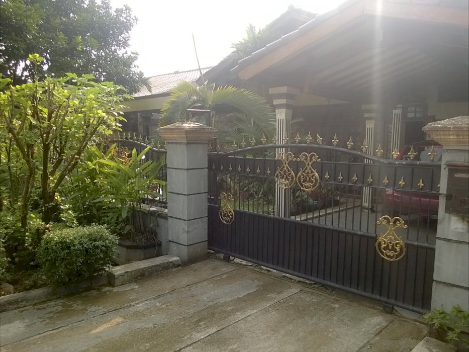DI JUAL RUMAH KOMPLEK BINA MARGA CIPAYUNGJAKARTA TIMUR