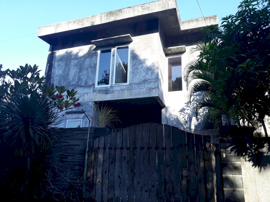 Dijual Cepat Rumah Darmo Permai Selatan di Bawah Harga Pasaran