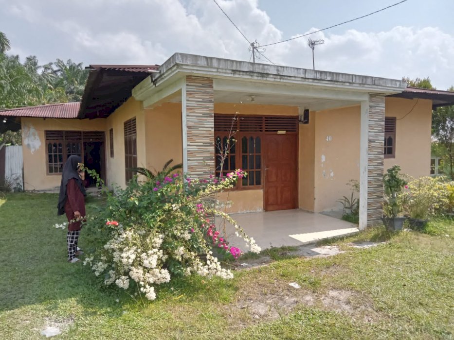 di jual rumah seken tipe 275/475 jl Sumatra Hang Tuah Pku kota