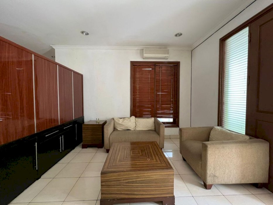 RUMAH BAGUS MURAH DI CLUSTER BEVERLY LIPPO CIKARANG