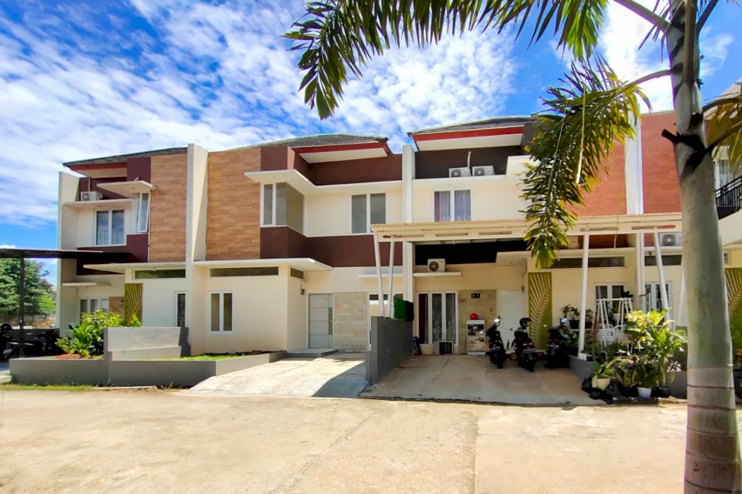 Rumah baru 2 Lantai Cibubur di Pinggir Jalan Utama