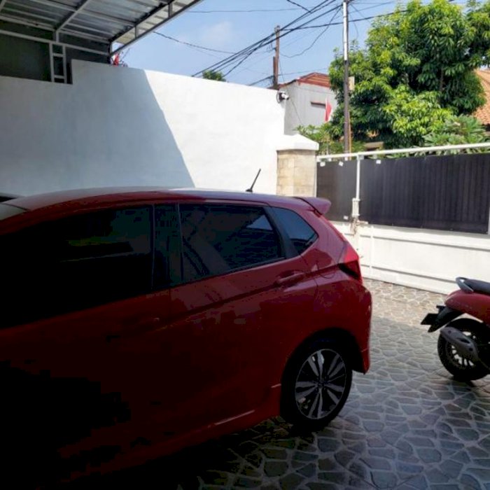 DI SEWAKAN RUMAH DI KOMPLEK PERTAMINA RAWAMANGUN FULL FURNISH!