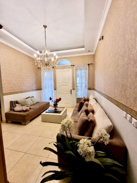 DI JUAL RUMAH CANTIK LOKASI PUSPITA LOKA TANGERANG SELATAN