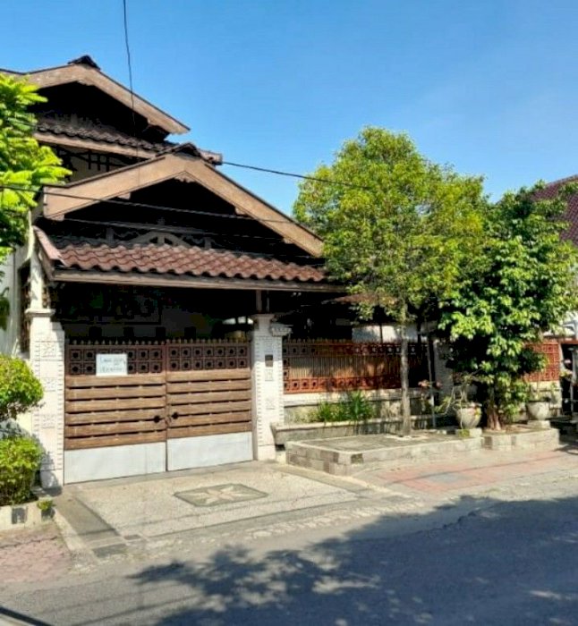 BU Rumah Manyar Surabaya Frame Kayu Jati