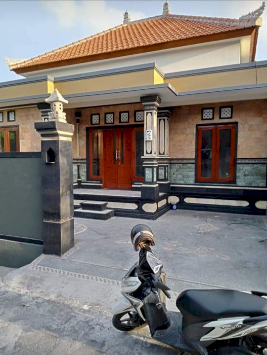 Dijual rumah di batubulan dengan 3 kamar tidur, 2 kamar mandi