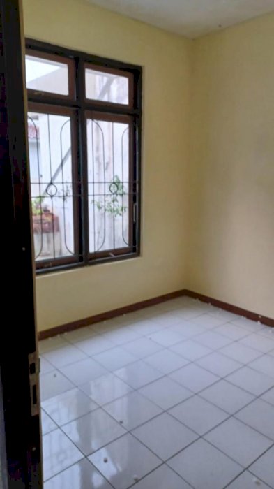 RUMAH DI SEWAKAN LOKASI VILLA MELATI MAS BSD TANGERANG SELATAN