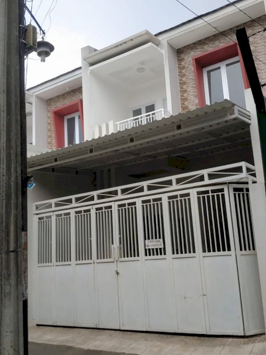 RUMAH DUA LANTAI DI JAGAKARSA