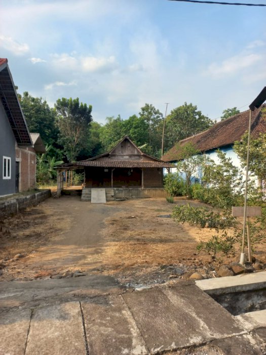 Bismillah DI JUAL CEPAT TANAH DAN BANGUNAN RUMAH LETAK STRATEGIS