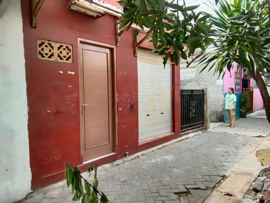 Dua lantai minimalis ada kios Pondok jaya Bintaro