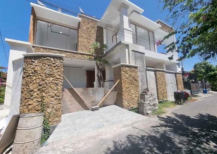Dijual rumah mewah Dan baru Gianyar Bali