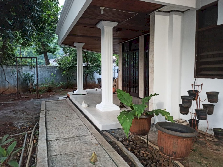 Rumah lama Area Elit Jl. Kerinci, Kebayoran Baru, Jakarta Selatan