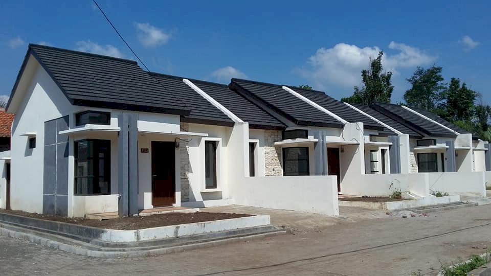 RUMAH KOMERSIL VIEW DANAU DI BANDUNG BARAT