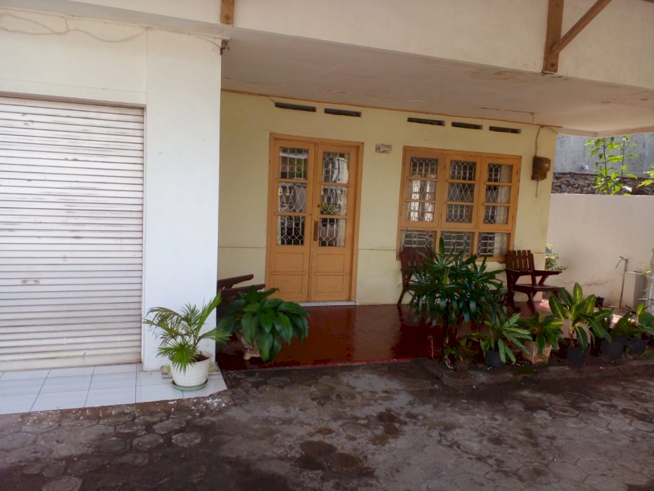 DI JUAL RUMAH CANTIK, JIWAN MADIUN JAWATIMUR