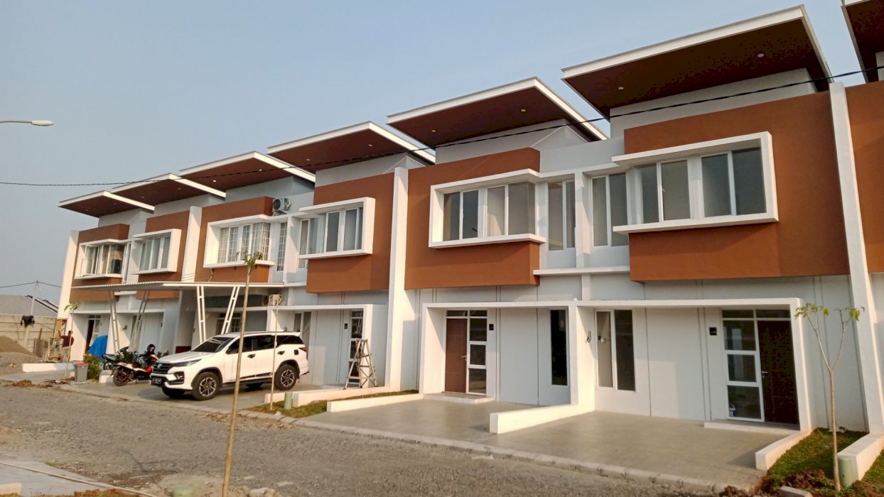 Rumah 2 lantai siap huni