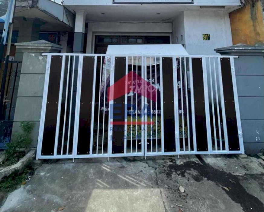 Dijual Rumah di Jalan LA Sucipto Malang
