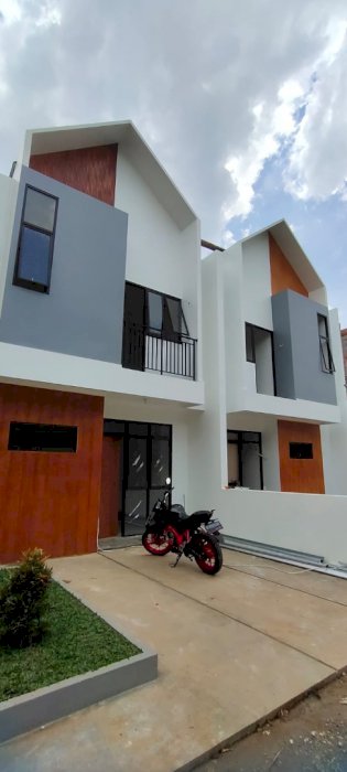 Rumah dua lantai siap huni di sawangan