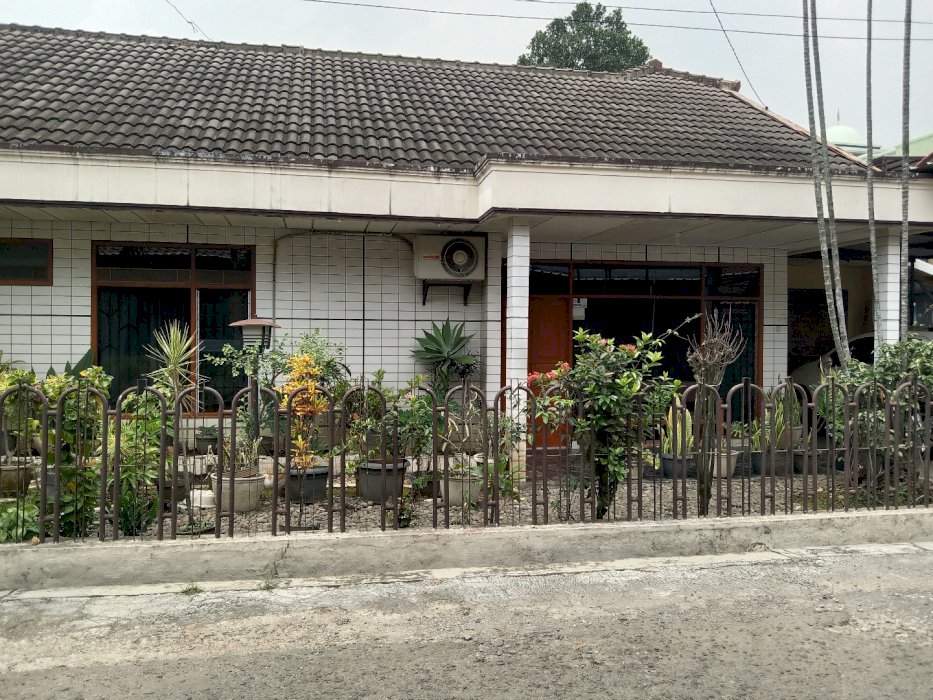 Jual Rumah Hoek Di Turangga - Buahbatu !