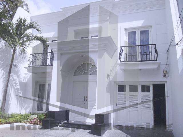 Disewakan Cepat Rumah Di Area Senopati/SCBD/Wolter SSI333