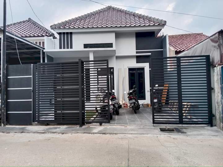 Rumah dijual lokasi pinggir jalan utama