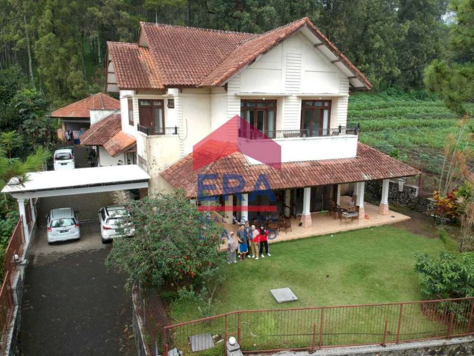 Dijual Villa di Jalan Leci Batu