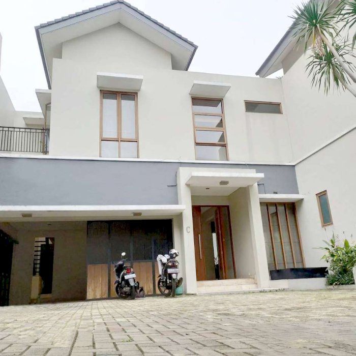 Disewakan Rumah Bagus Di Area Pejaten/Kemang SSI341