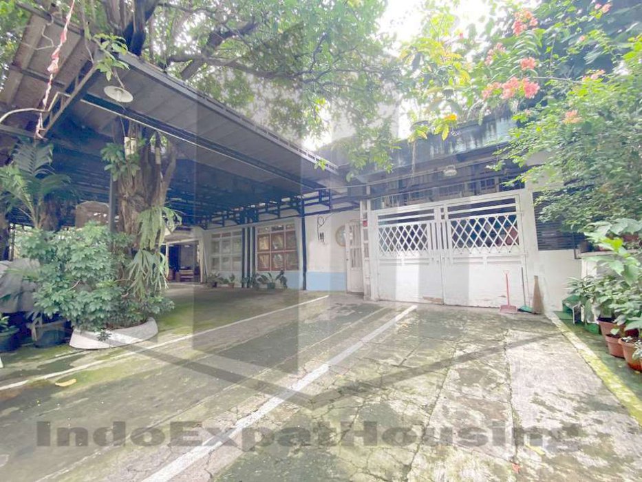Dijual Cepat Rumah Tua Bisa Untuk Tempat Usaha/Kantor SSI332