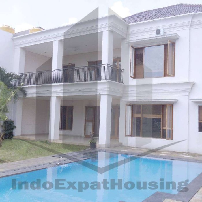 Disewakan Rumah Luas Di Daerah Jeruk Purut Jakarta Selatan SSI330