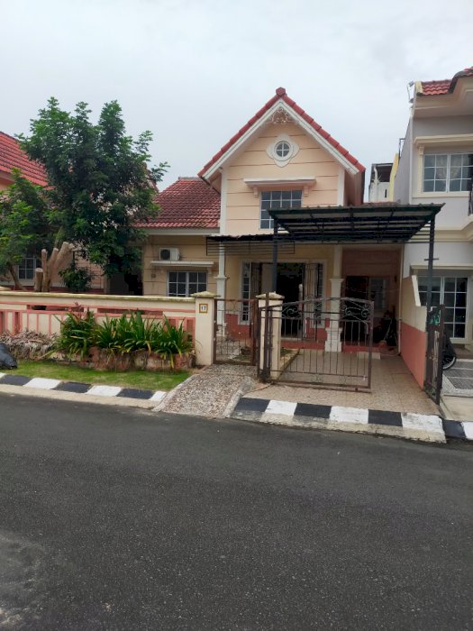Dijual murah satu unit rumah duta mas
