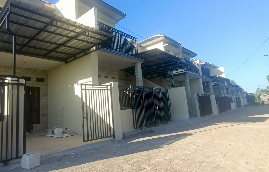 Rumah 2 Lantai harga 1 Lantai, Sidoarjo Kota Jawa Timur