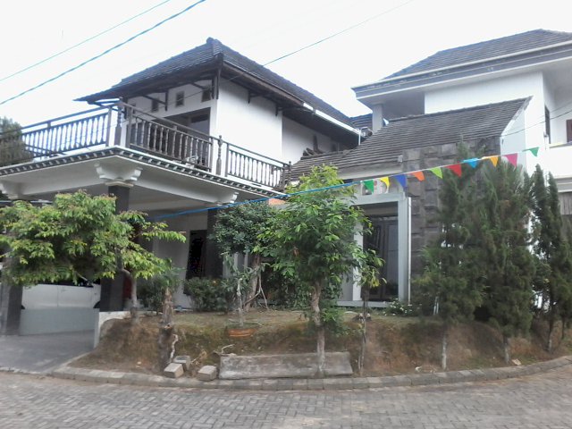 DI JUAL RUMAH 2 LANTAI PERUM GRAND TAMANSARI SAMARINDA KOTA SAMARINDA