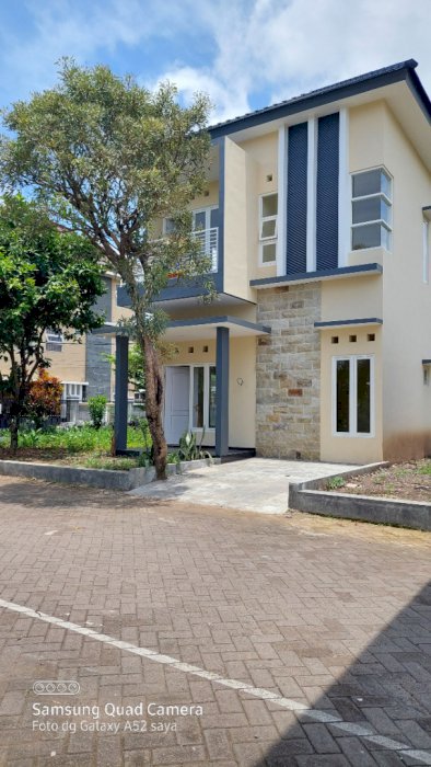 DIJUAL RUMAH MEWAH ELEGAN MINIMALIS DEKAT KAMPUS DI MALANG