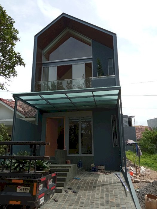 DI JUAL RUMAH BARU CLASTER TERDEPAN DI SENTUL CITY