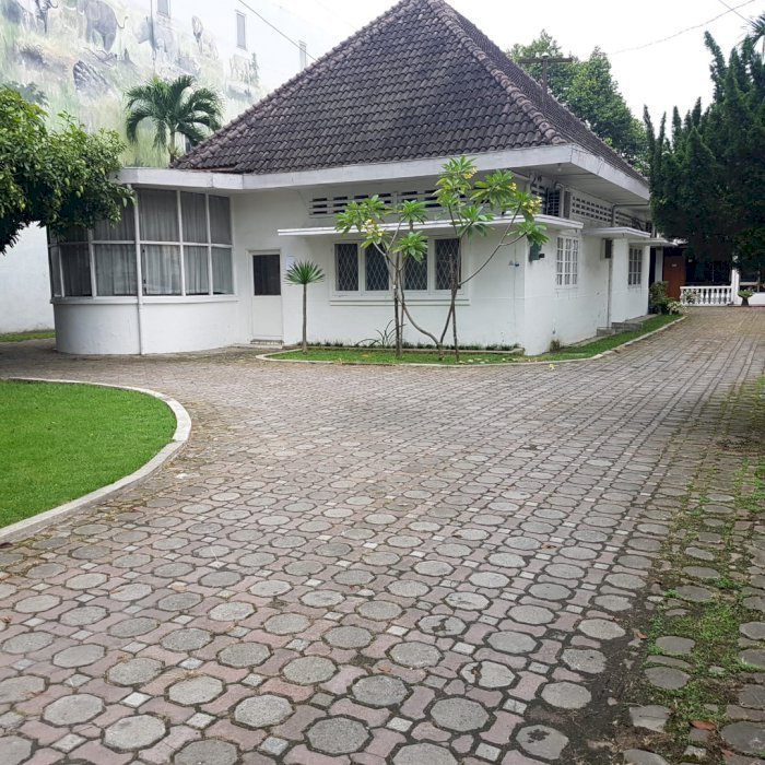 Di jual tanah plus banguna di kota besar pusat bisnis