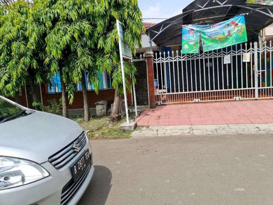 Rumah dekat jalur lrt bisa kntr atau usaha