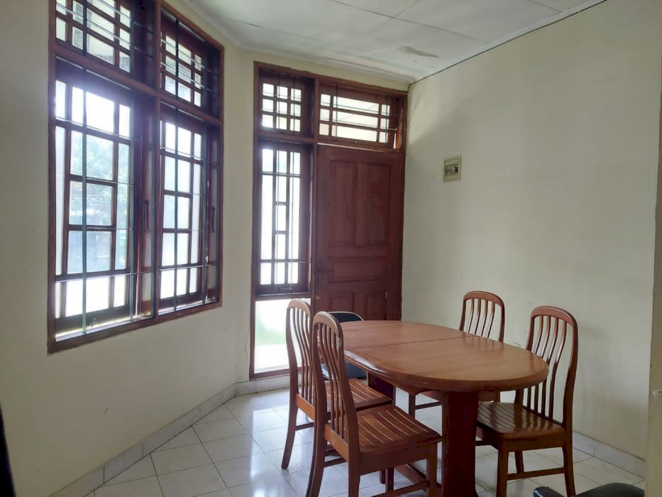 Rumah  cantik di graha raya Bintaro