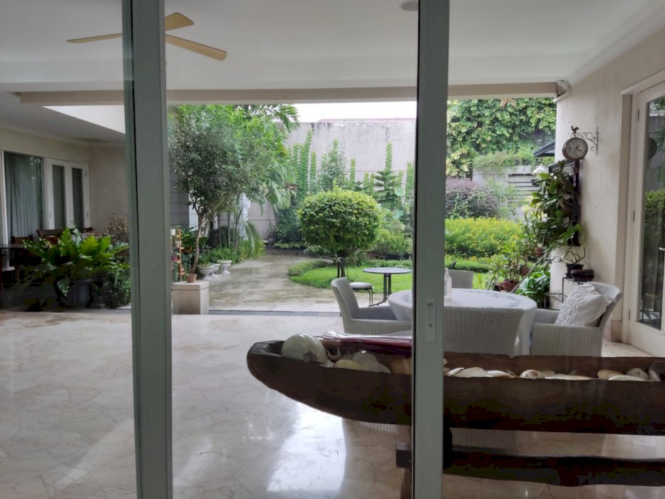 Rumah mewah di kebayoran baru