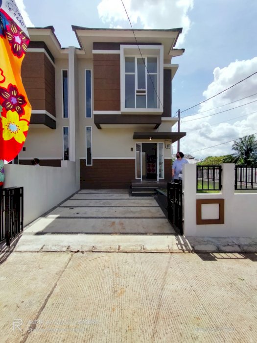 Rumah terlaris di Pamulang siap huni pinggir jalan raya