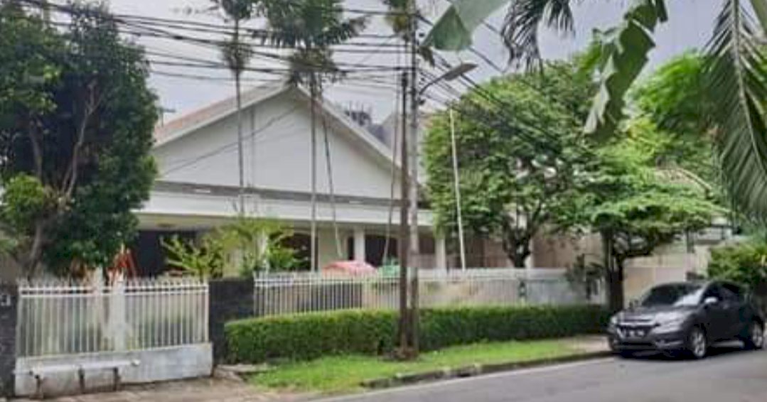 Rumah Asri Area Elit Jl Solo, Menteng Jakarta pusat