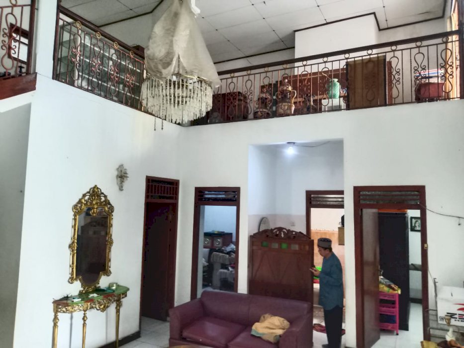 DIJUAL RUMAH KOMPLEK DEPLU JAKSEL