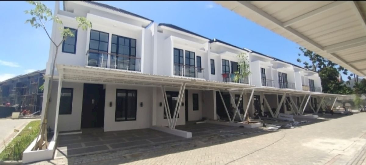 TOWN HOUSE CANTIK LOKASI DEKET MALL BINTARO PLAZA
