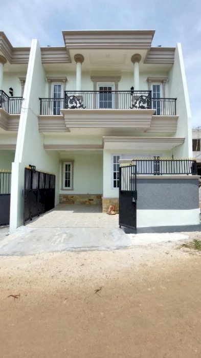 Dipasarkan Rumah 2 Lantai Strategis