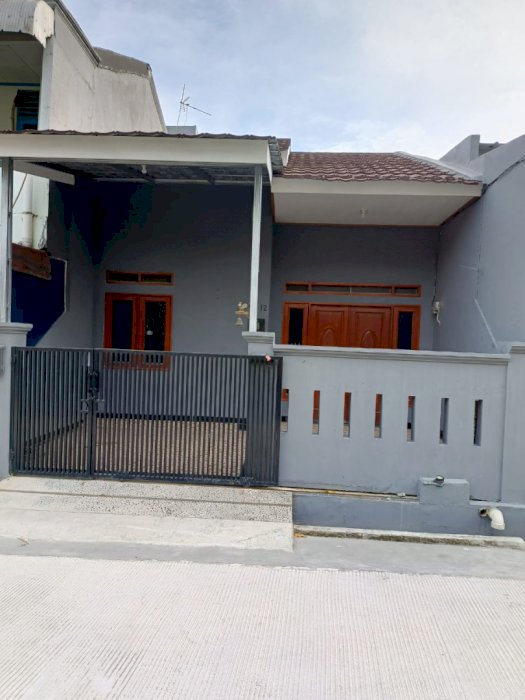 Jual Rumah Strategis Dekat Jalan Raya