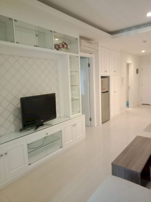 disewakan fully furnish 2BR condominium green bay